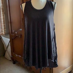 Flowy thermal tank- NWT!